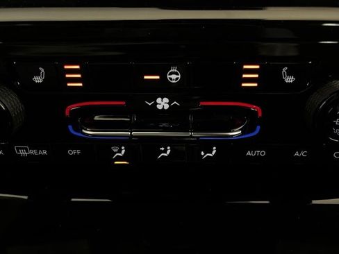 Used 2024 Jeep Grand Cherokee L Limited image 12