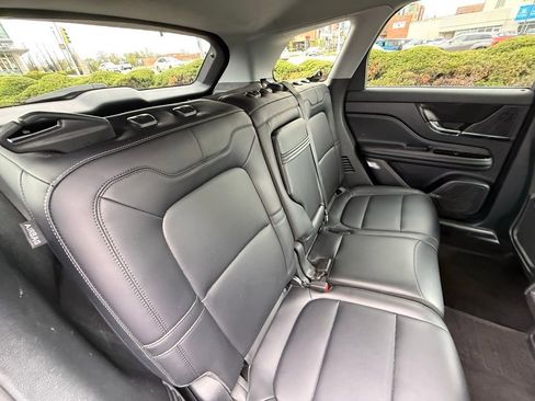 Used 2021 Lincoln Corsair AWD image 35