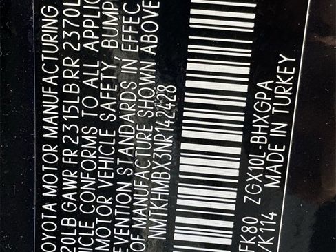 Used 2022 Toyota C-HR XLE image 31