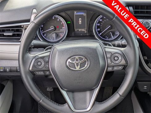 Used 2018 Toyota Camry SE image 17