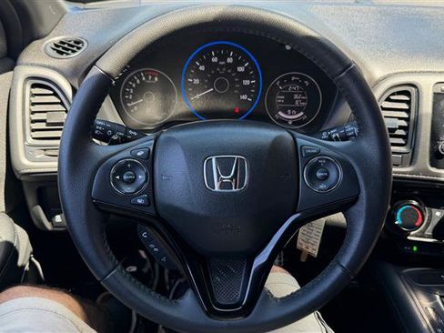 Used 2021 Honda HR-V Sport image 30