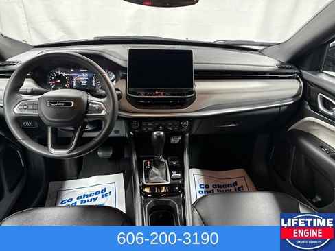 Used 2025 Jeep Compass Limited AWD/4WD image 13