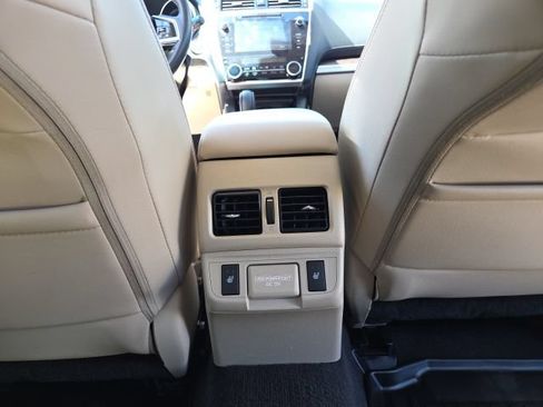 Used 2018 Subaru Outback 3.6R Limited AWD/4WD image 27