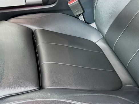 Certified 2021 Mercedes-Benz GLB 250 4MATIC image 24