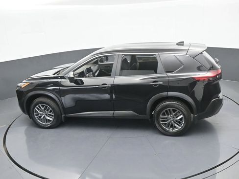 Used 2023 Nissan Rogue S image 48