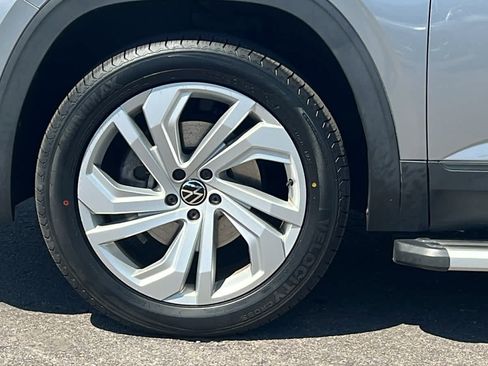 Certified 2023 Volkswagen Atlas SE w/ Panoramic Sunroof Package FWD image 9