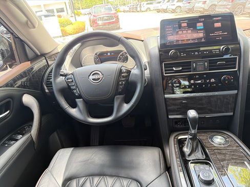 Used 2024 Nissan Armada Platinum w/ Captain's Chairs Package RWD image 2