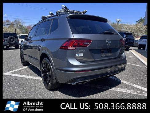 Used 2020 Volkswagen Tiguan SE R-Line AWD/4WD image 4