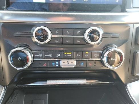 Used 2022 Ford F150 Lariat w/ Max Trailer Tow Package RWD image 31