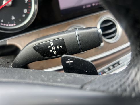 Used 2018 Mercedes-Benz E 400 4MATIC Sedan image 26