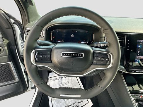 Used 2024 Jeep Wagoneer L Series III w/ Flexible Seating Group image 12