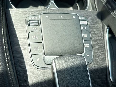 Used 2022 Mercedes-Benz GLE 350 w/ Premium Package image 18