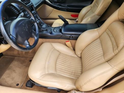 Used 2001 Chevrolet Corvette Convertible w/ Preferred Equipment Group2 RWD image 12