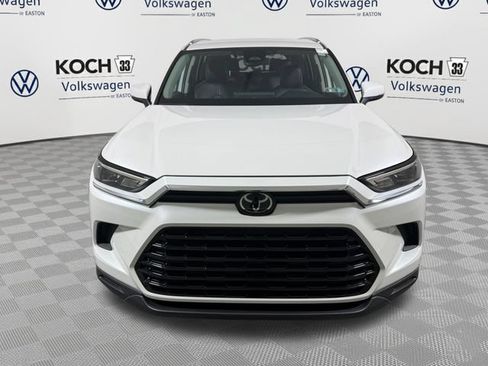 Used 2024 Toyota Grand Highlander AWD image 2