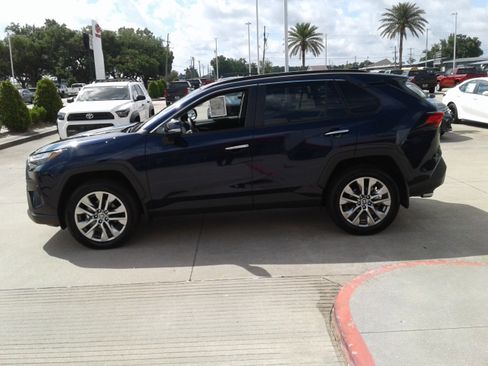 Used 2025 Toyota RAV4 Limited image 4