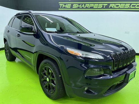 Used 2016 Jeep Cherokee Latitude AWD/4WD image 2