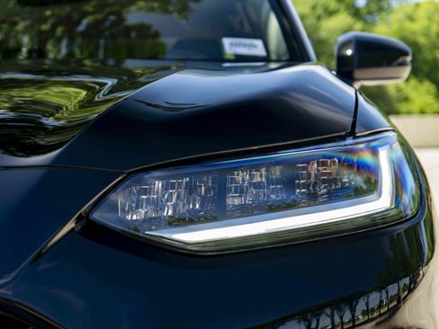 Used 2025 Honda HR-V LX image 11