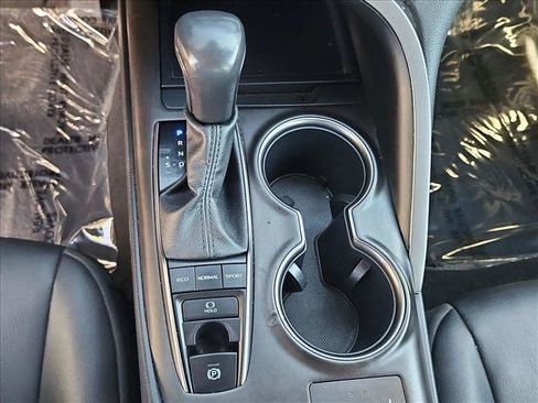 Used 2024 Toyota Camry SE w/ Cold Weather Package AWD/4WD image 16