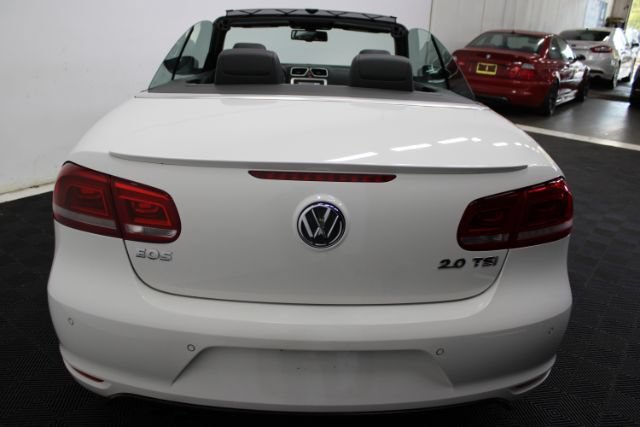 Used 2013 Volkswagen Eos Executive FWD image 7