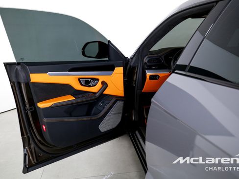 Used 2019 Lamborghini Urus image 9