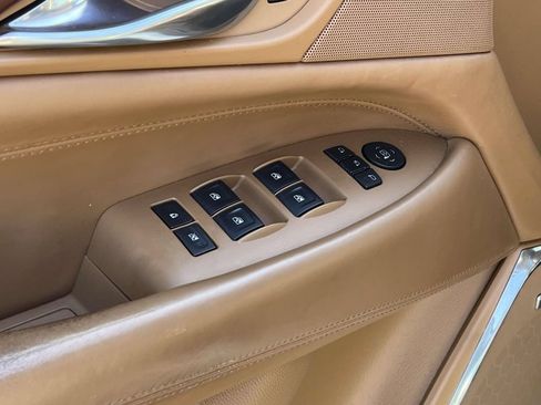 Used 2015 Cadillac Escalade ESV Platinum AWD/4WD image 17
