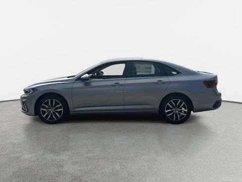 New 2025 Volkswagen Jetta SE image 3