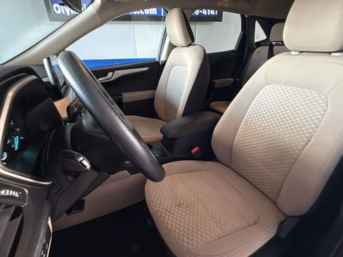 Used 2020 Ford Escape SE FWD image 16