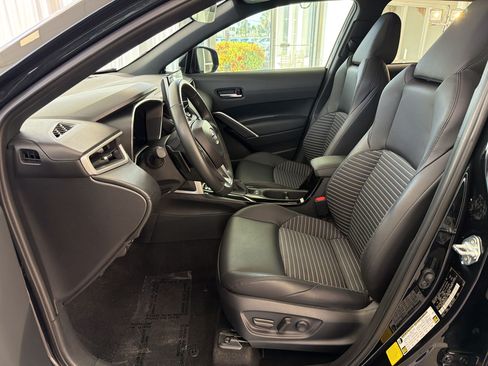 Used 2024 Toyota Corolla Cross AWD Hybrid w/ Convenience Package image 5