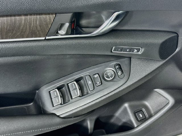 Used 2021 Honda Accord Touring image 18