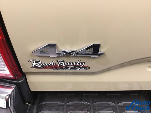 Used 2016 Toyota Tacoma SR5 w/ SR5 Appearance Package (SN) AWD/4WD image 18