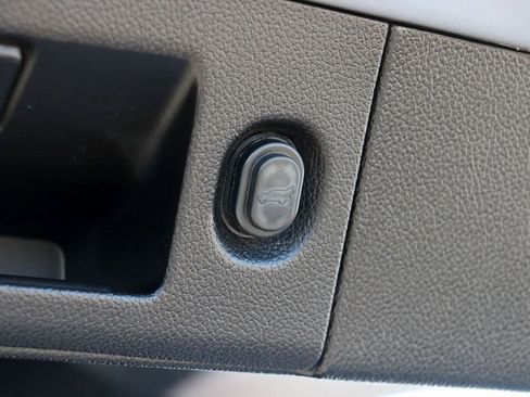 Used 2017 GMC Yukon Denali w/ Open Road Package image 13