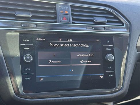 Used 2022 Volkswagen Tiguan SE image 37