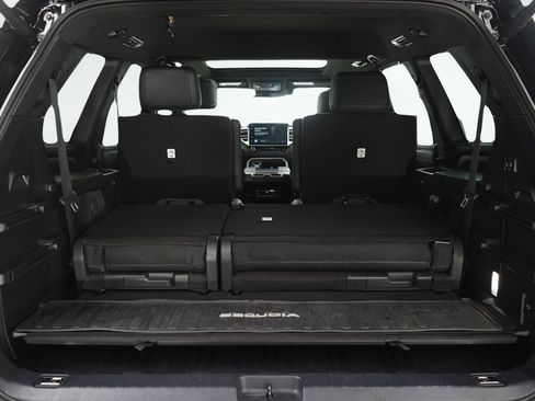 Used 2025 Toyota Sequoia Platinum image 9