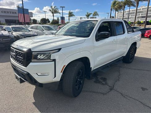 Used 2023 Nissan Frontier SV w/ Midnight Edition Package image 11