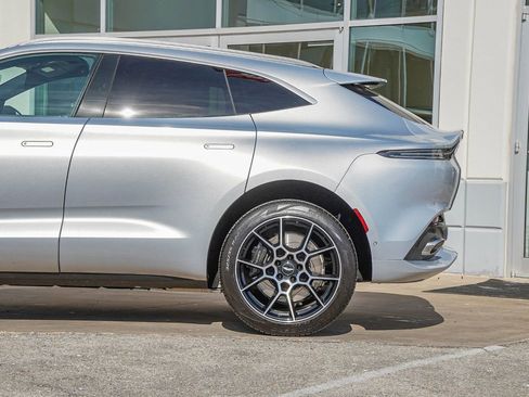 Used 2022 Aston Martin DBX AWD/4WD image 14