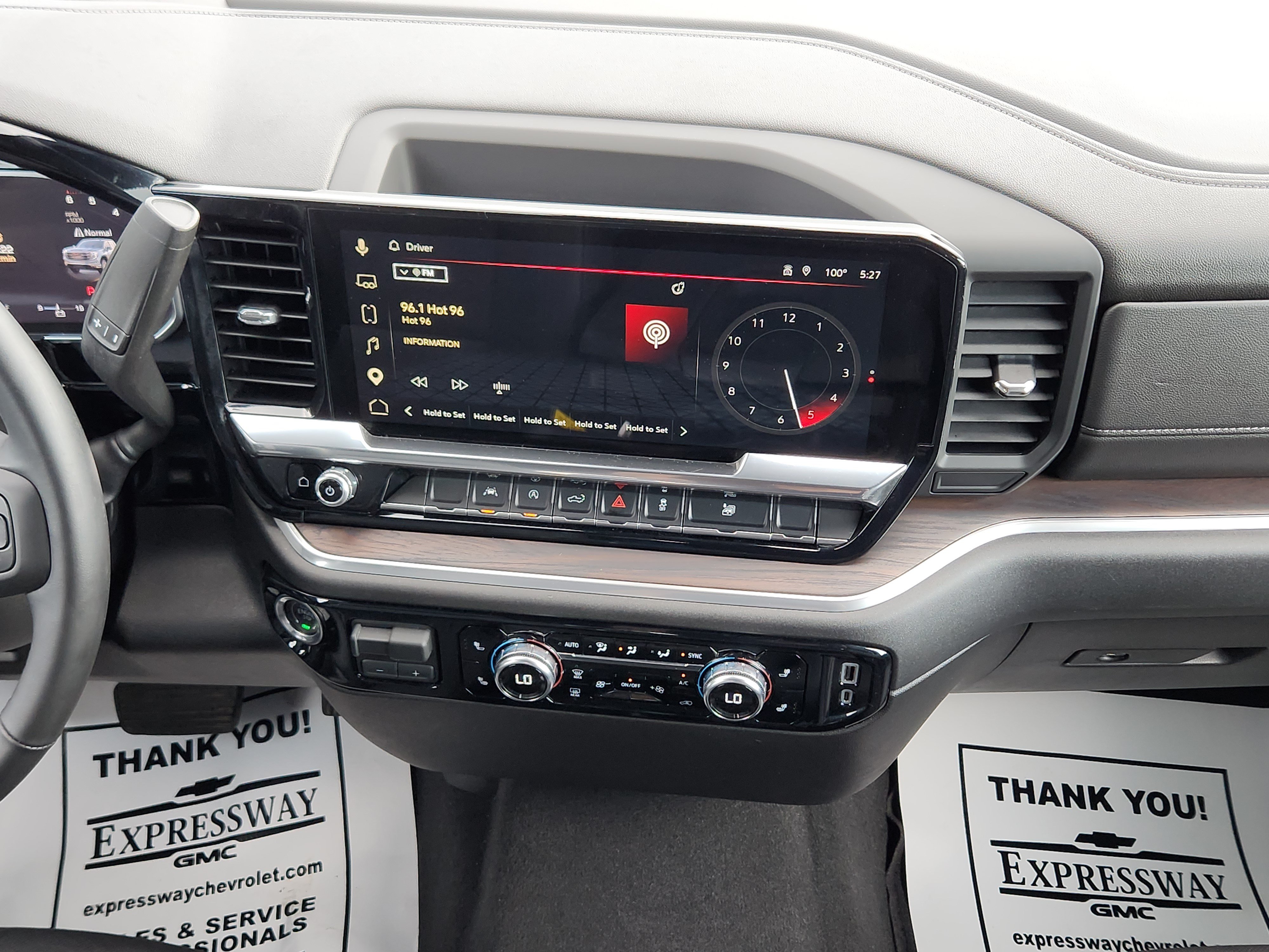 Used 2026 GMC Sierra 1500 SLT AWD/4WD image 19