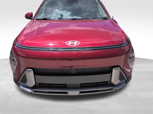 Used 2024 Hyundai Kona Limited AWD/4WD image 2