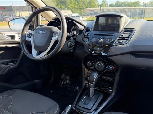 Used 2016 Ford Fiesta SE w/ Equipment Group 201A FWD image 15