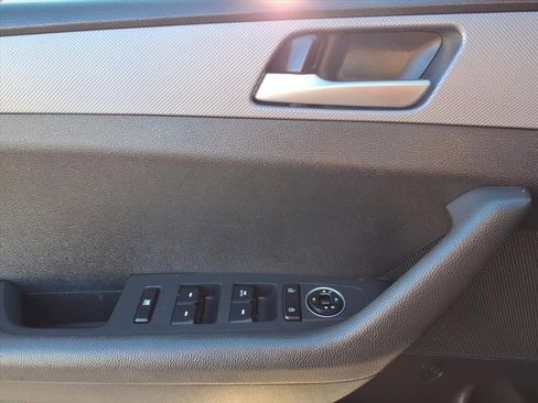 Used 2018 Hyundai Sonata SE image 18