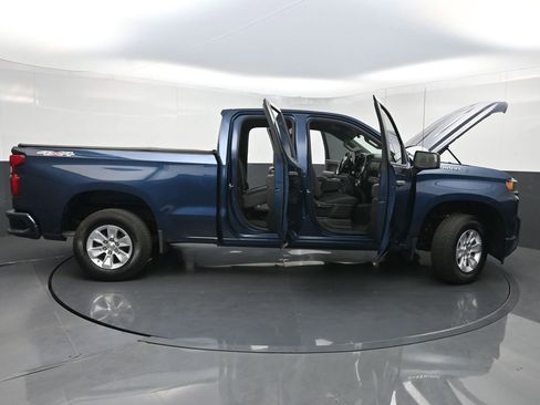 Used 2019 Chevrolet Silverado 1500 Custom w/ Custom Convenience Package AWD/4WD image 30