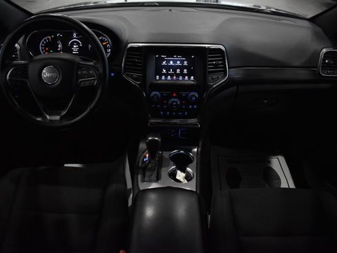 Used 2019 Jeep Grand Cherokee Laredo image 15