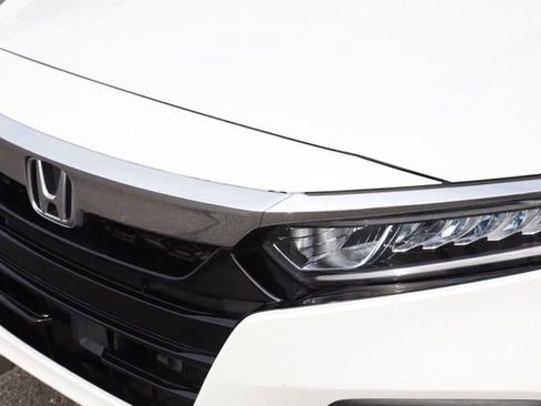 Used 2020 Honda Accord Hybrid image 11