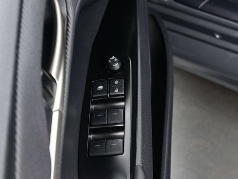 Used 2025 Toyota Camry SE FWD image 10