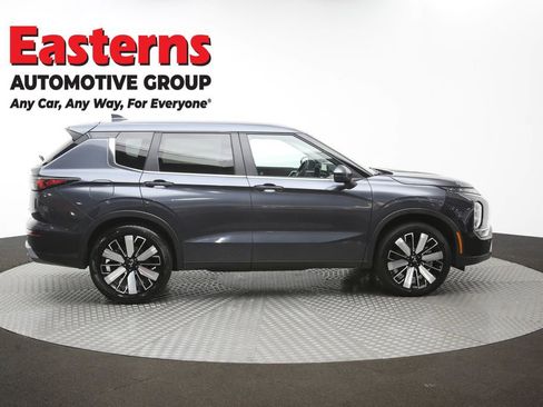 Used 2025 Mitsubishi Outlander SE FWD image 45
