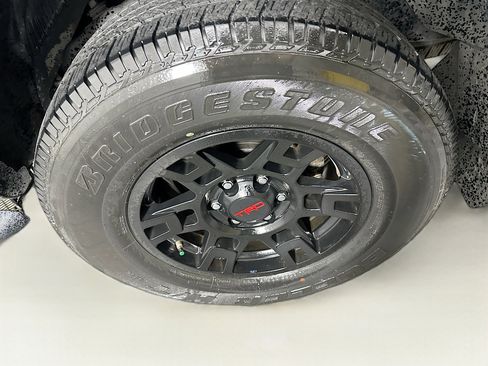 Used 2020 Toyota 4Runner SR5 Premium image 11