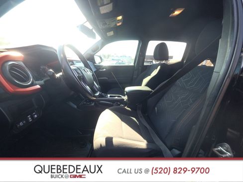 Used 2017 Toyota Tacoma TRD Off-Road image 13