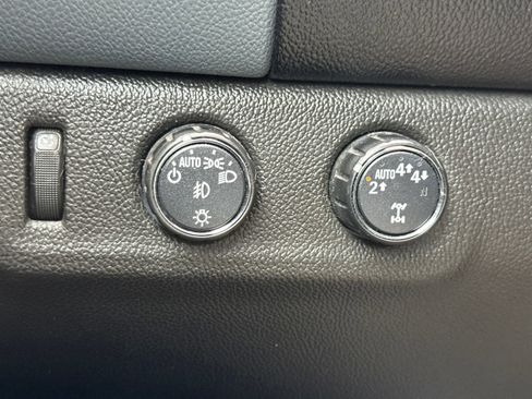 Used 2019 Chevrolet Colorado Z71 AWD/4WD image 33