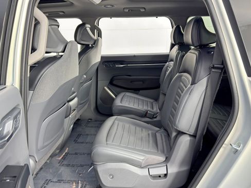 Used 2024 Kia EV9 Land image 42