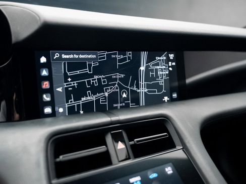 Used 2022 Porsche Taycan image 45