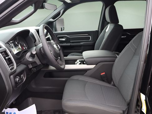 New 2026 RAM 2500 Big Horn AWD/4WD image 14